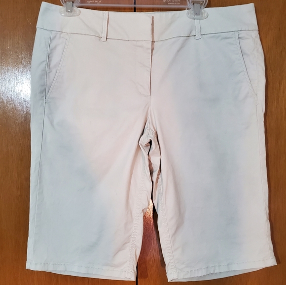 LOFT cotton blend khaki chino Bermuda shorts 10 - Picture 3 of 9